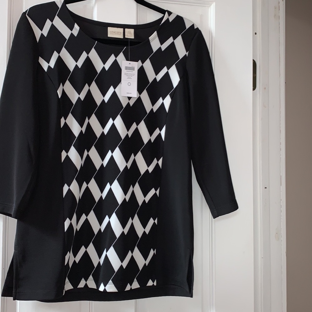 NWT- Chico’s printed front slit tunic size 0